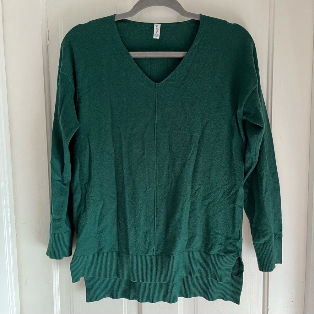 Jouica green v neck sweater size small